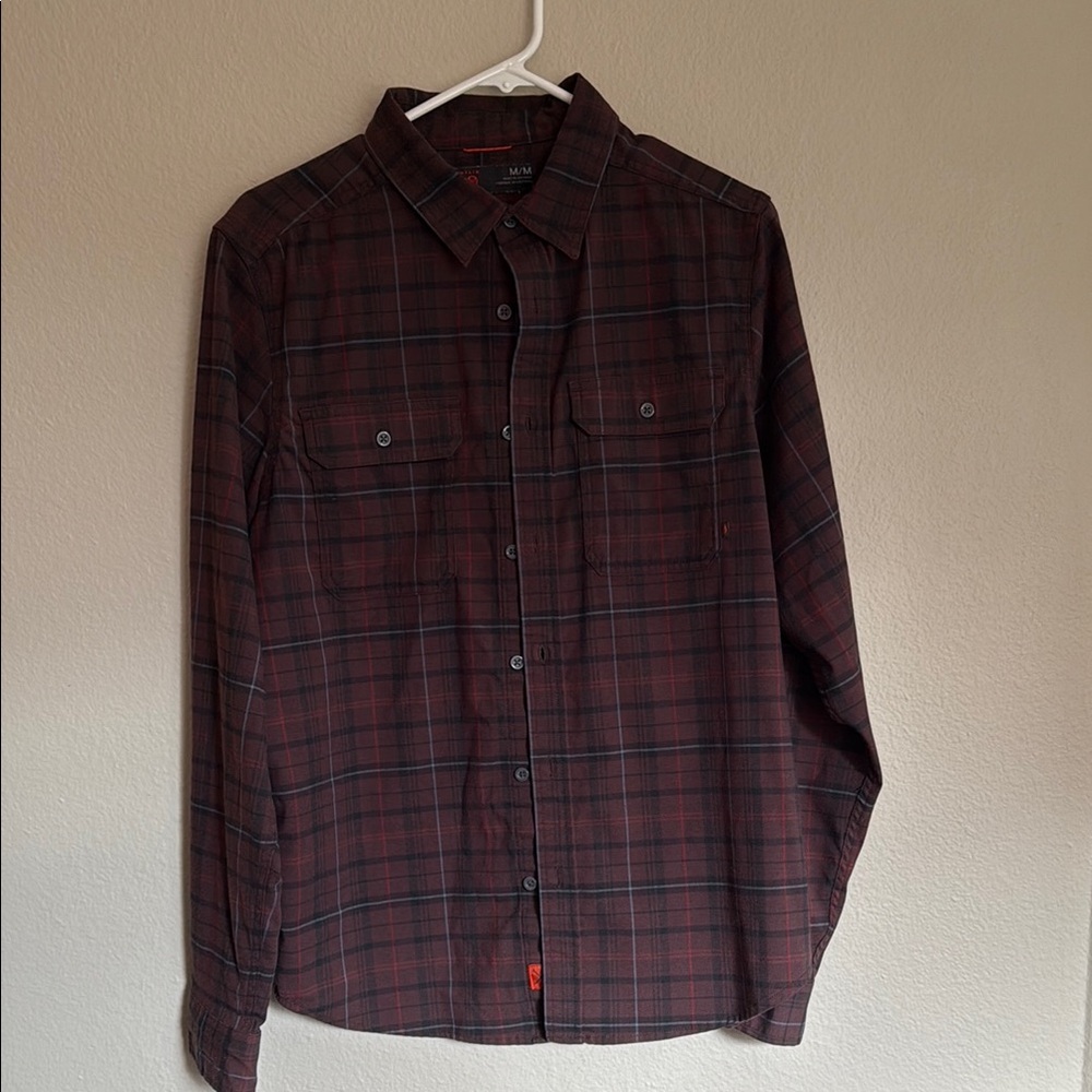 Mountain Hardwear Maroon Casual Button Down Shirt